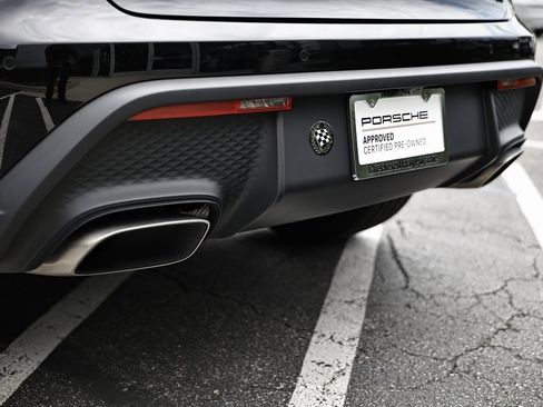 Certified 2024 Porsche Macan image 16