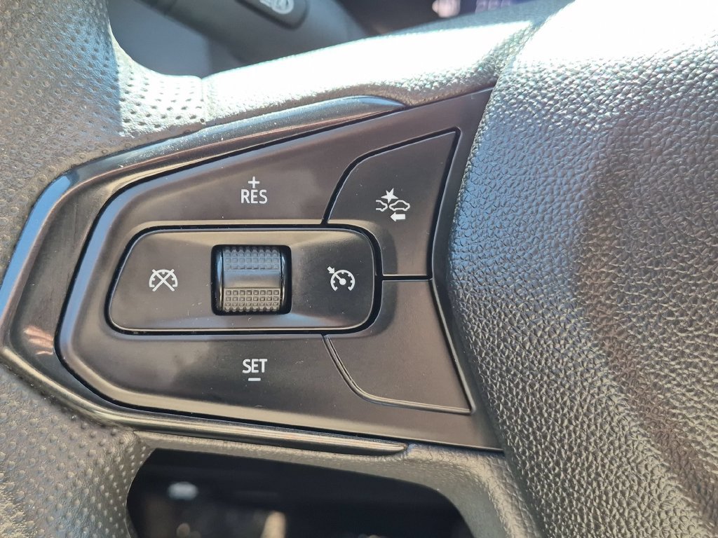 Used 2025 Chevrolet TrailBlazer LT AWD/4WD image 19