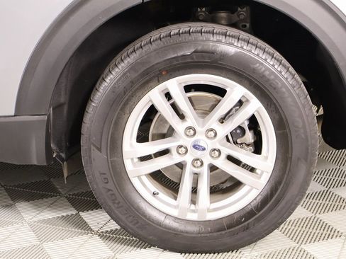 Used 2023 Ford Explorer XLT image 19