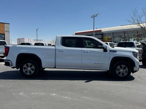 Used 2022 GMC Sierra 1500 SLT AWD/4WD image 5