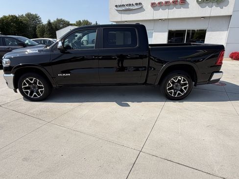 Used 2025 RAM 1500 Laramie AWD/4WD image 5