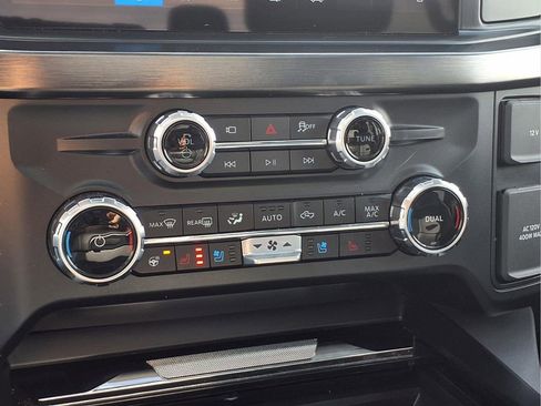 Used 2025 Ford F250 Lariat w/ Chrome Package image 8