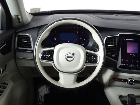Used 2023 Volvo XC90 B6 Plus image 26