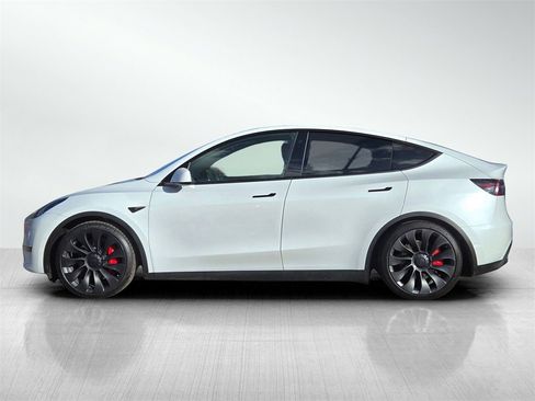 Used 2023 Tesla Model Y Long Range image 7