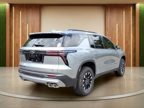 New 2026 Chevrolet Traverse Z71 w/ Enhanced Driving Package AWD/4WD image 32