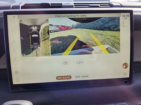 New 2024 Land Rover Defender 110 SE image 20