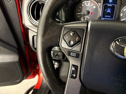 Used 2016 Toyota Tacoma TRD Off-Road w/ Premium & Technology Package AWD/4WD image 21