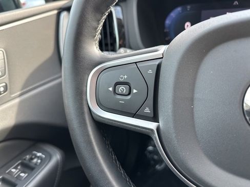 Certified 2025 Volvo XC60 B5 Core image 27