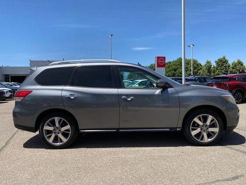Used 2015 Nissan Pathfinder S FWD image 6