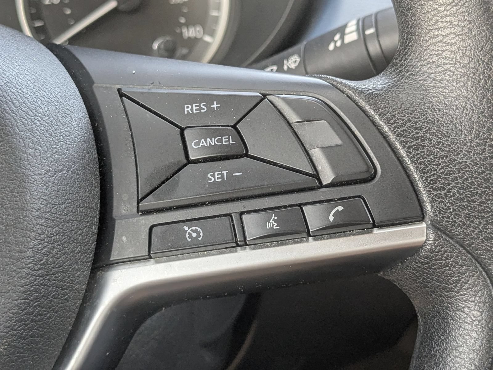 Used 2025 Nissan Versa SV FWD image 17