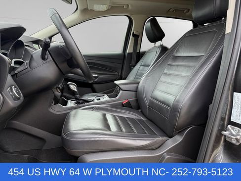Used 2018 Ford Escape Titanium w/ Ford Safe & Smart Package AWD/4WD image 9