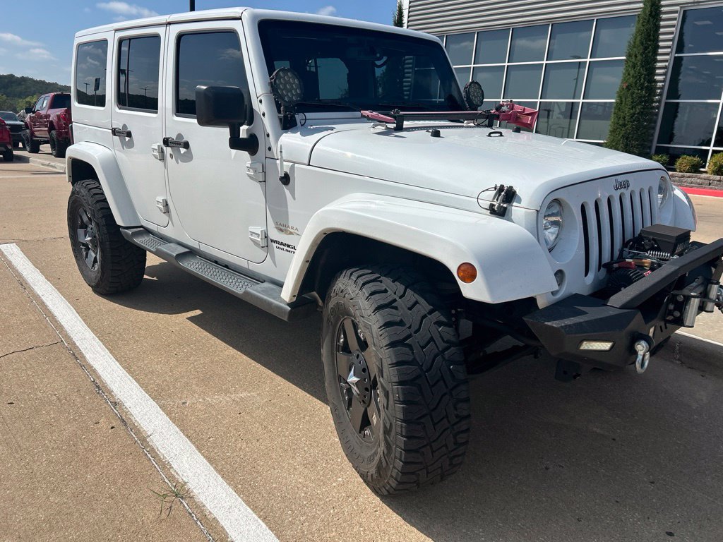 Used 2015 Jeep Wrangler Unlimited Sahara w/ Connectivity Group AWD/4WD image 1