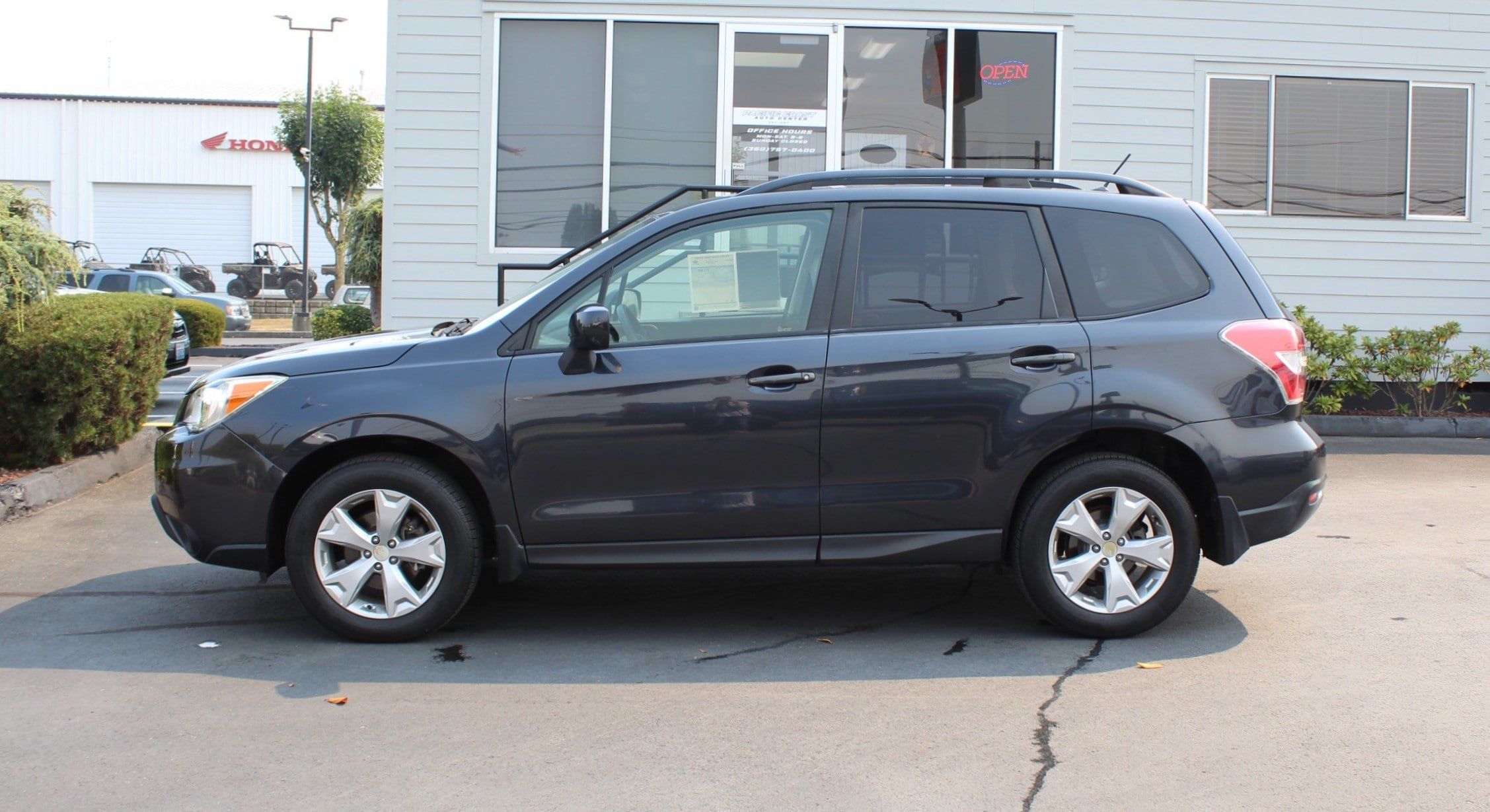 Used 2014 Subaru Forester 2.5i Premium w/ All-Weather Package AWD/4WD image 3