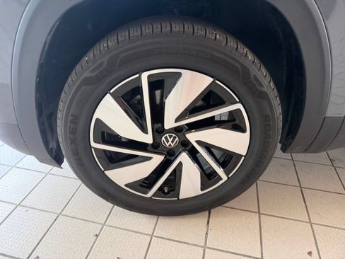 Used 2026 Volkswagen Atlas SE FWD image 28