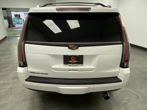Used 2016 Cadillac Escalade Premium image 5