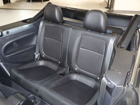 Used 2018 Volkswagen Beetle 2.0T S FWD image 17