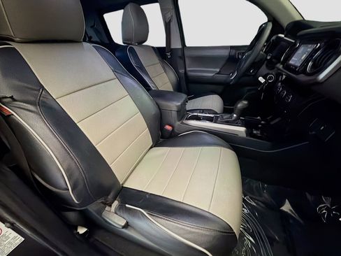 Used 2017 Toyota Tacoma SR5 w/ Tow Package image 14