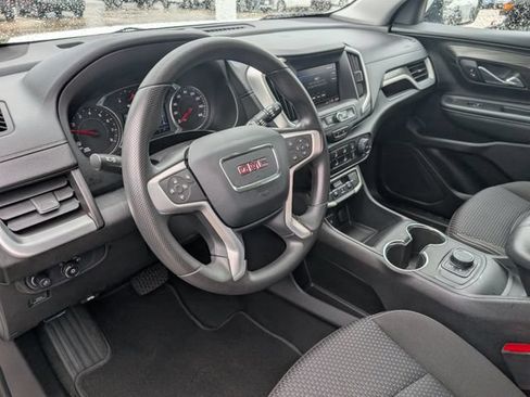 Used 2024 GMC Terrain SLE FWD image 9