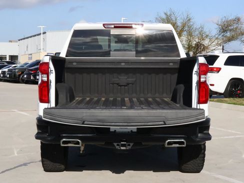 Used 2025 Chevrolet Silverado 1500 LT Trail Boss w/ LT Trail Boss Premium Package image 9