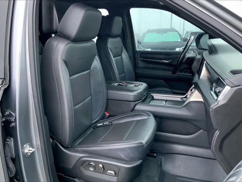 Used 2021 GMC Yukon XL Denali image 8