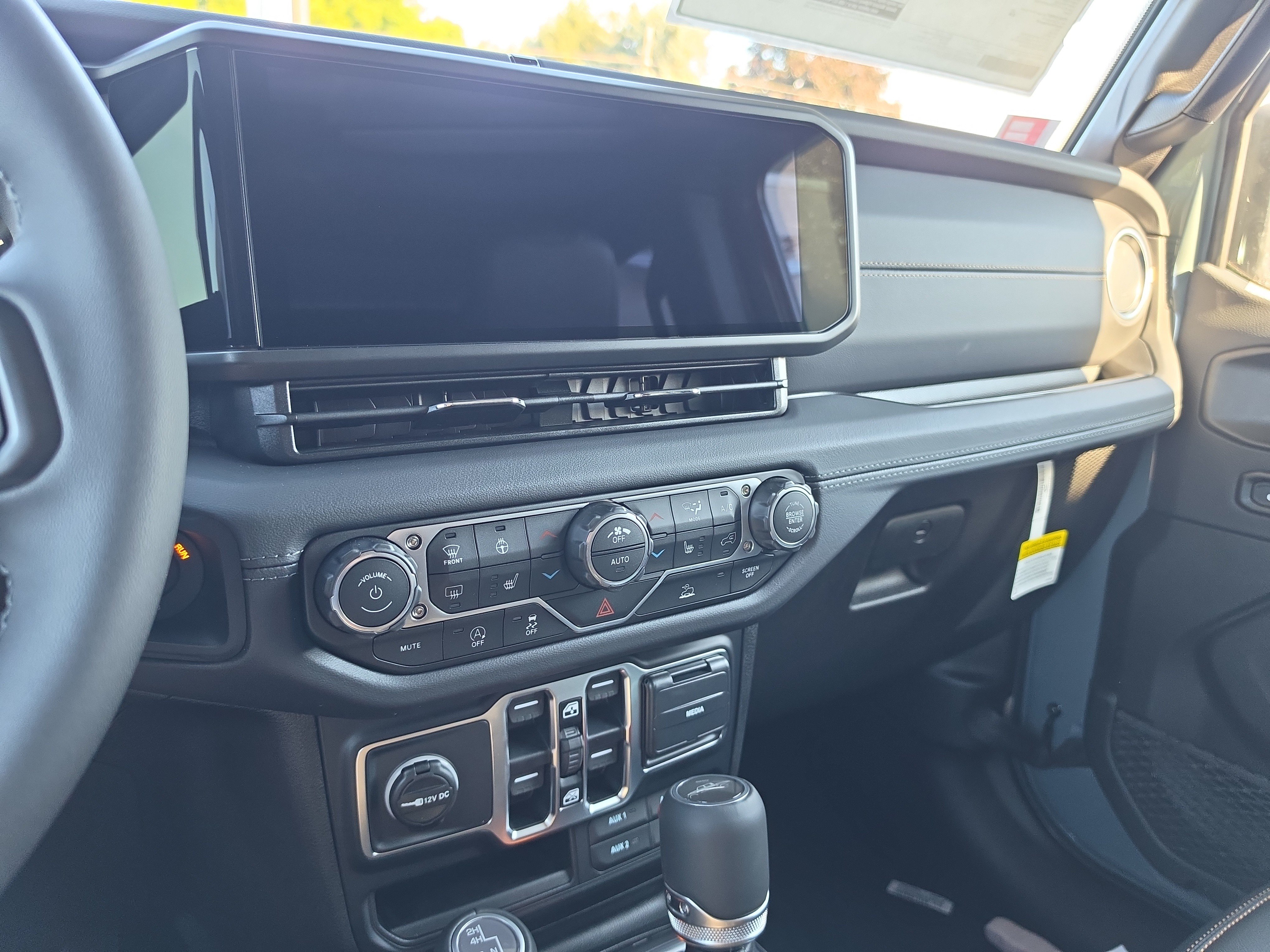 New 2026 Jeep Gladiator Sport AWD/4WD image 25