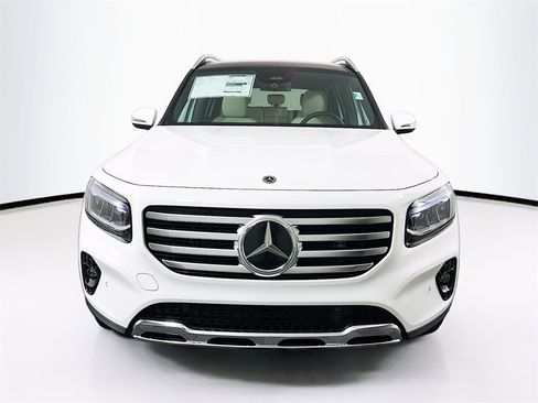 New 2025 Mercedes-Benz GLB 250 4MATIC image 2