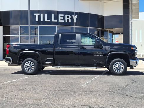 Used 2025 Chevrolet Silverado 2500 LT w/ Convenience Package AWD/4WD image 1