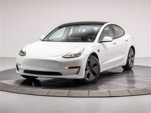Used 2023 Tesla Model 3 Standard Range RWD image 1