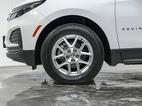 Used 2023 Chevrolet Equinox LS w/ LS Convenience Package image 3