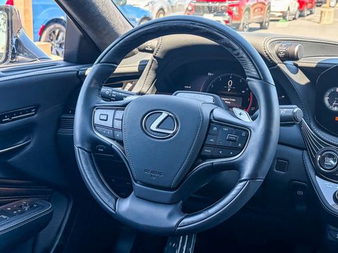 Certified 2025 Lexus LS 500 AWD w/ Luxury Package image 14