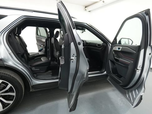 Used 2023 Ford Explorer ST-Line w/ Class IV Trailer Tow Package AWD/4WD image 30