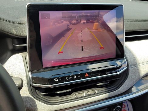 Used 2022 Jeep Compass Latitude image 19