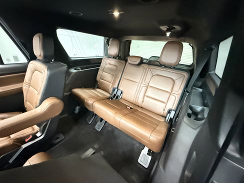 Used 2023 Lincoln Navigator L Reserve w/ Equipment Group 201A image 25