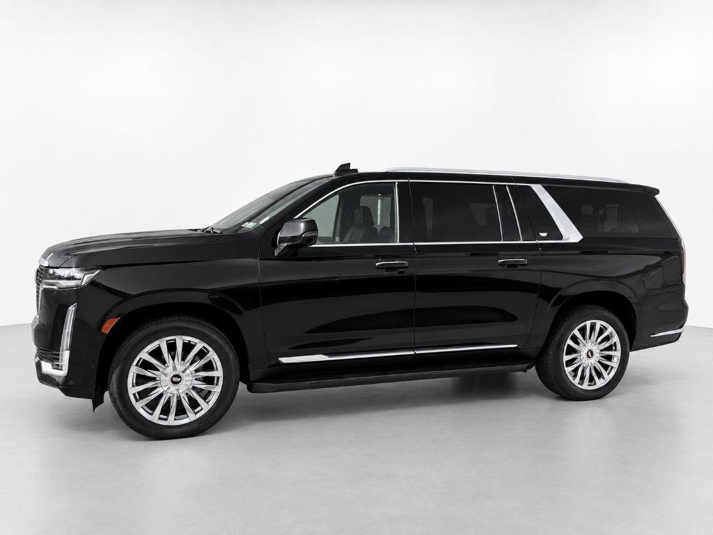 Used 2023 Cadillac Escalade ESV Premium Luxury AWD/4WD image 3