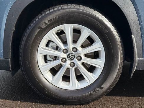 Certified 2024 Toyota Grand Highlander AWD image 9