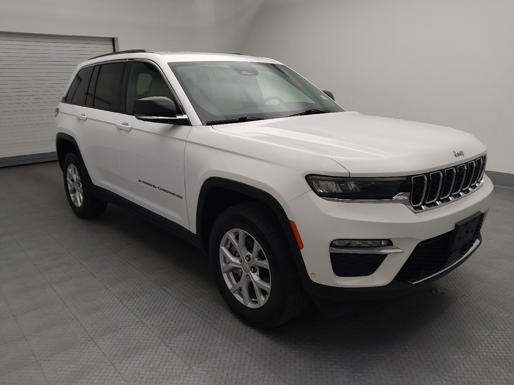 Used 2023 Jeep Grand Cherokee Limited w/ Luxury Tech Group II RWD image 13