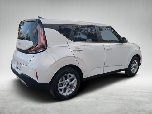 New 2025 Kia Soul LX image 4
