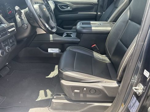 Used 2021 Chevrolet Suburban Premier w/ Premium Package RWD image 12