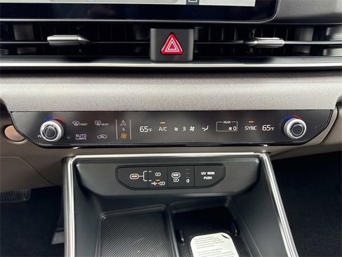 New 2026 Kia Carnival EX image 23