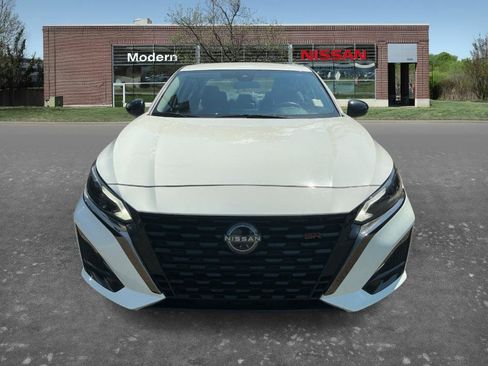 Certified 2024 Nissan Altima 2.5 SR FWD image 8