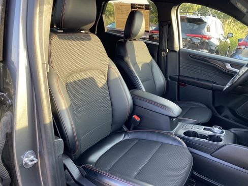 Used 2025 Ford Escape ST-Line image 26