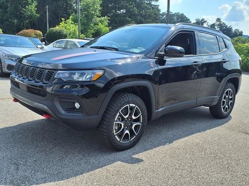 New 2026 Jeep Compass Trailhawk w/ Sun, Sound & Navigation Group AWD/4WD image 3