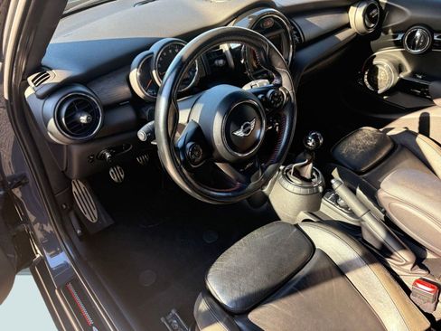 Used 2017 MINI Cooper S image 4