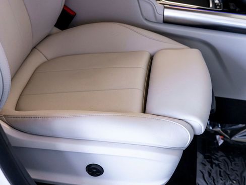 Used 2025 Mercedes-Benz GLA 250 image 25