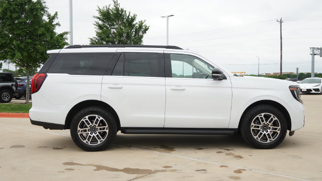 Used 2025 Ford Expedition Active AWD/4WD image 10
