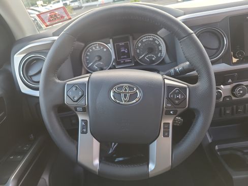 Certified 2019 Toyota Tacoma SR5 AWD/4WD image 21