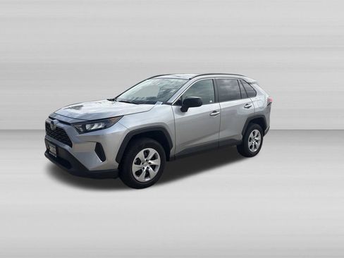 Used 2019 Toyota RAV4 LE FWD image 7