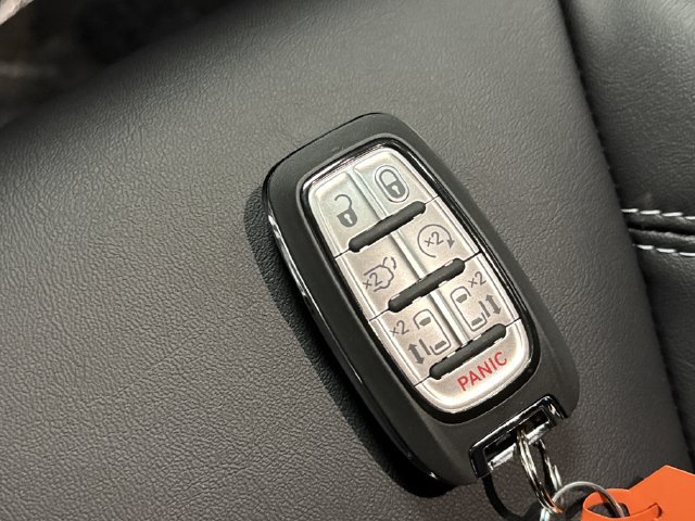 New 2026 Chrysler Pacifica Select w/ S Appearance Package AWD/4WD image 26