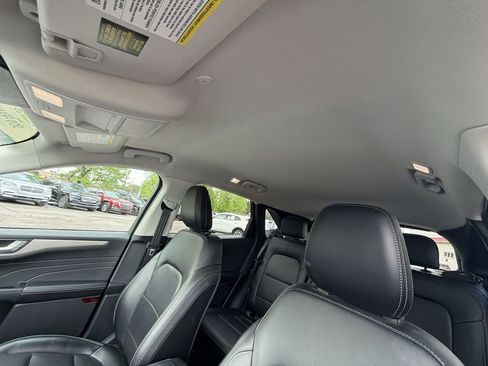 Used 2022 Ford Escape SEL w/ Technology Package FWD image 22
