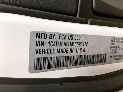 Used 2021 Jeep Grand Cherokee Laredo X image 32